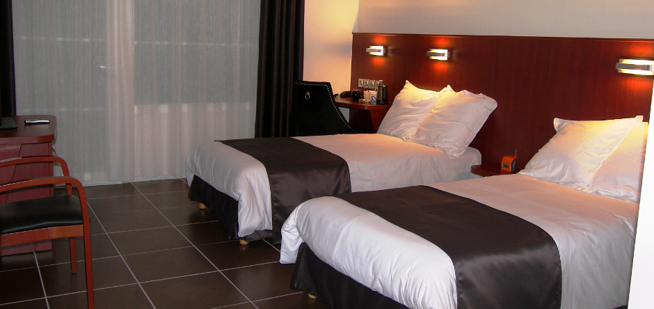 Nous proposons des chambres confortables et spacieuses.